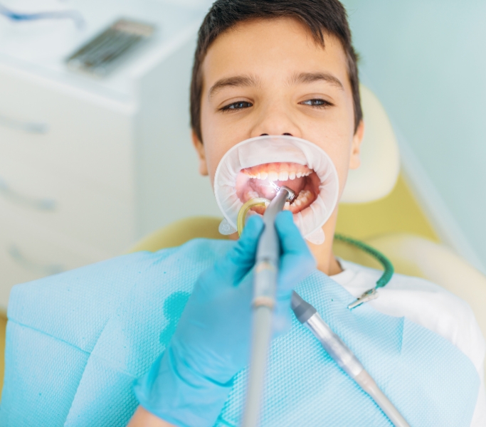 Tratamiento de odontopediatría en la Clínica Dental Dra. Ana Pérez Redaño en Dos Hermanas para el cuidado dental infantil
